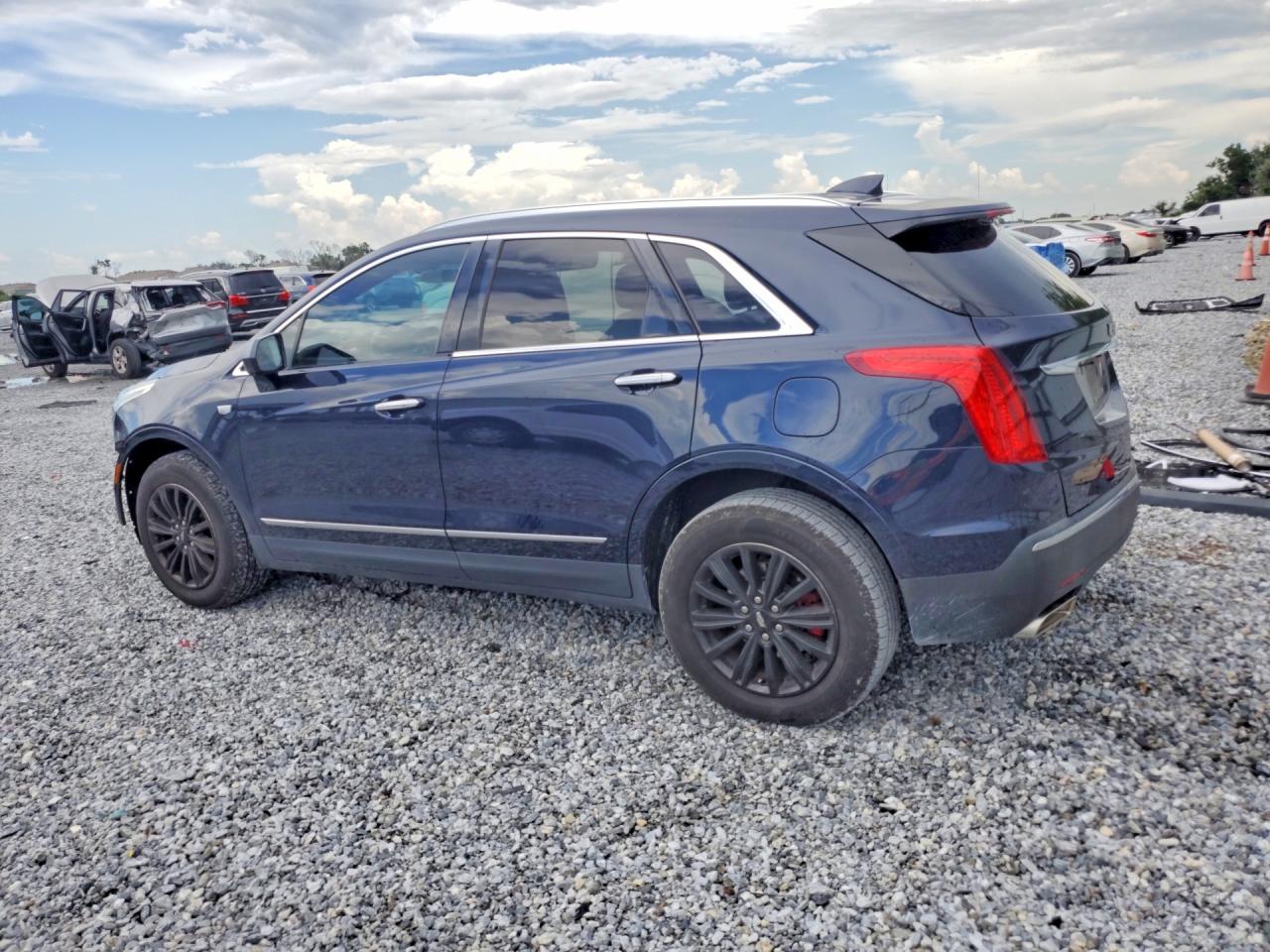 2017 CADILLAC XT5 — снимка 2