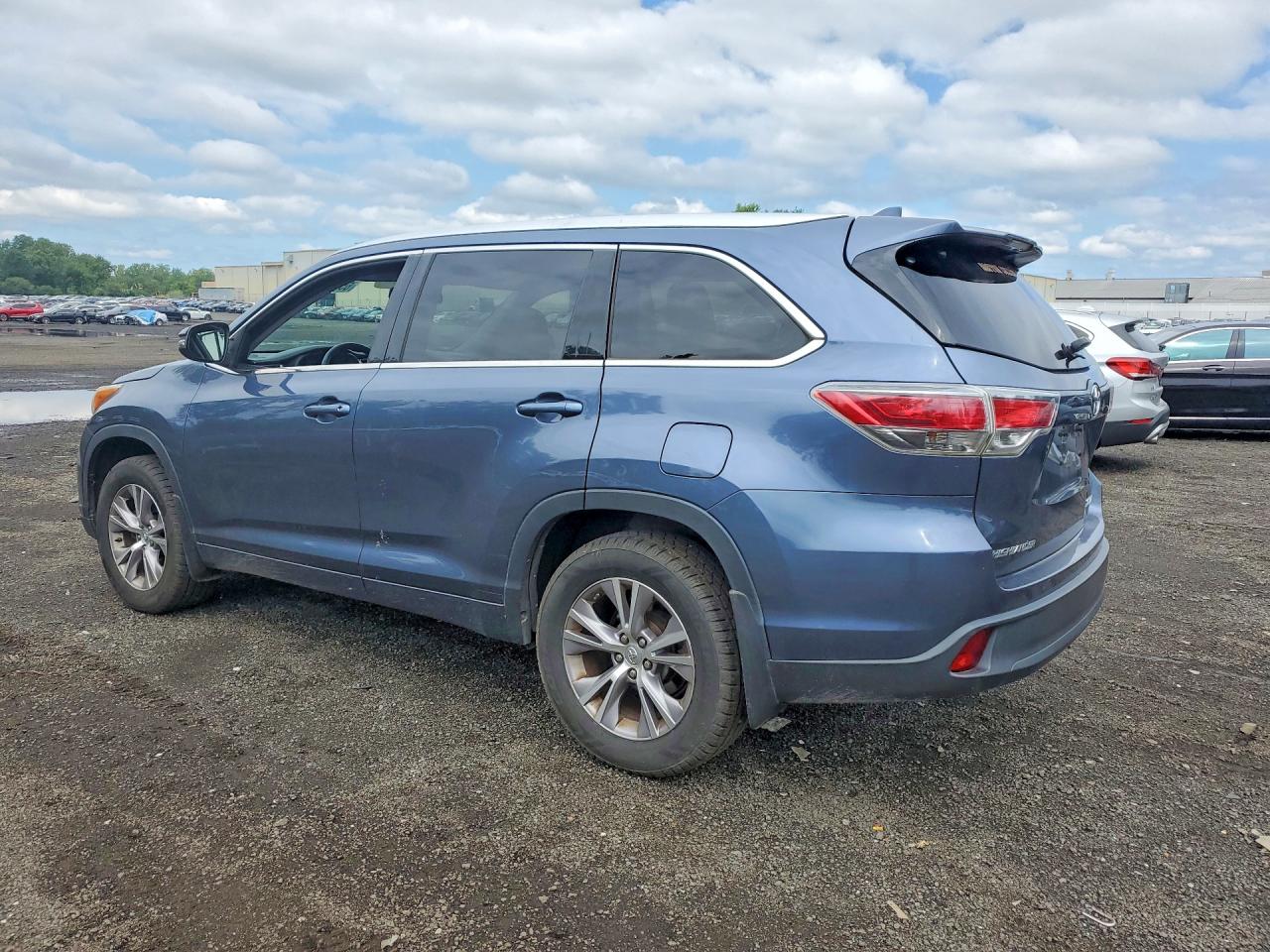 2015 TOYOTA HIGHLANDER XLE — снимка 2