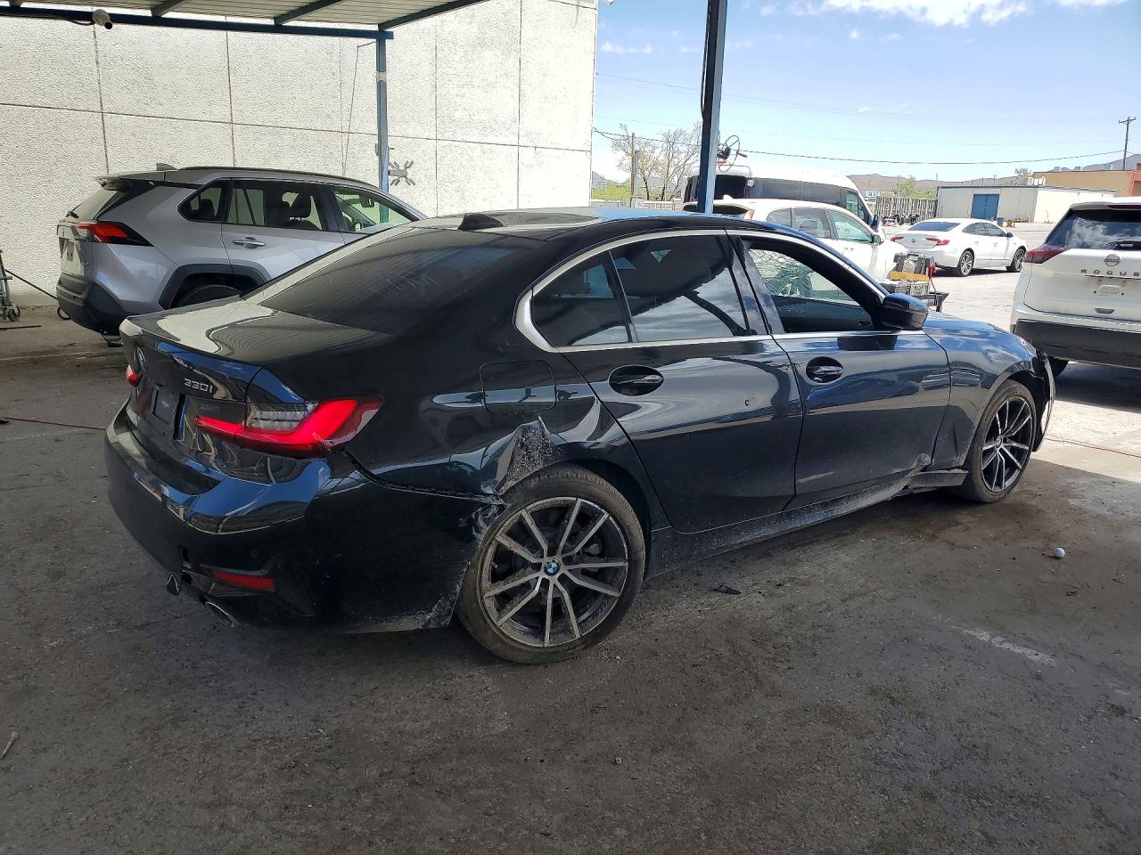 2022 BMW 330XI — снимка 3