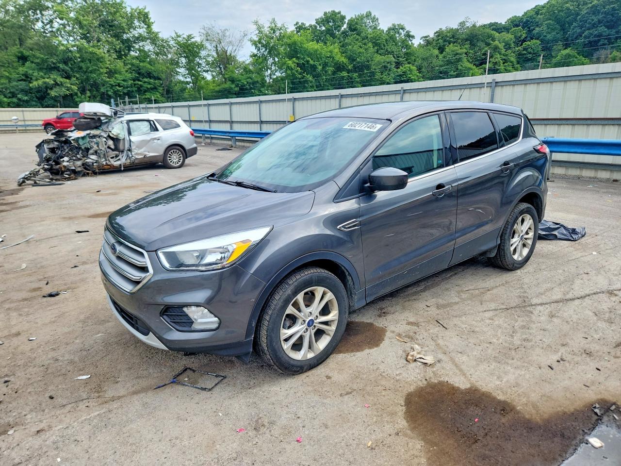 2017 FORD ESCAPE SE