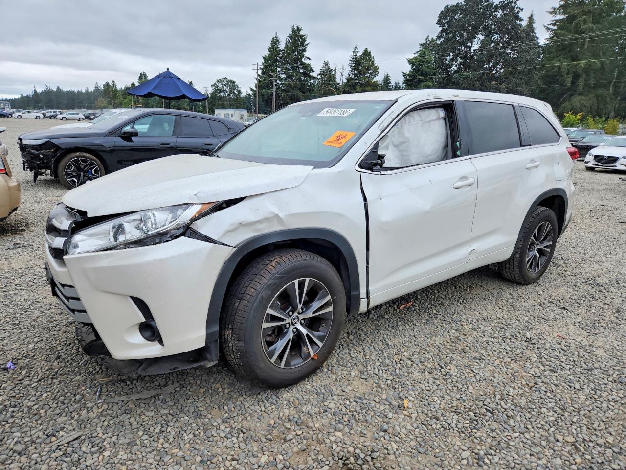 2017 TOYOTA HIGHLANDER LE