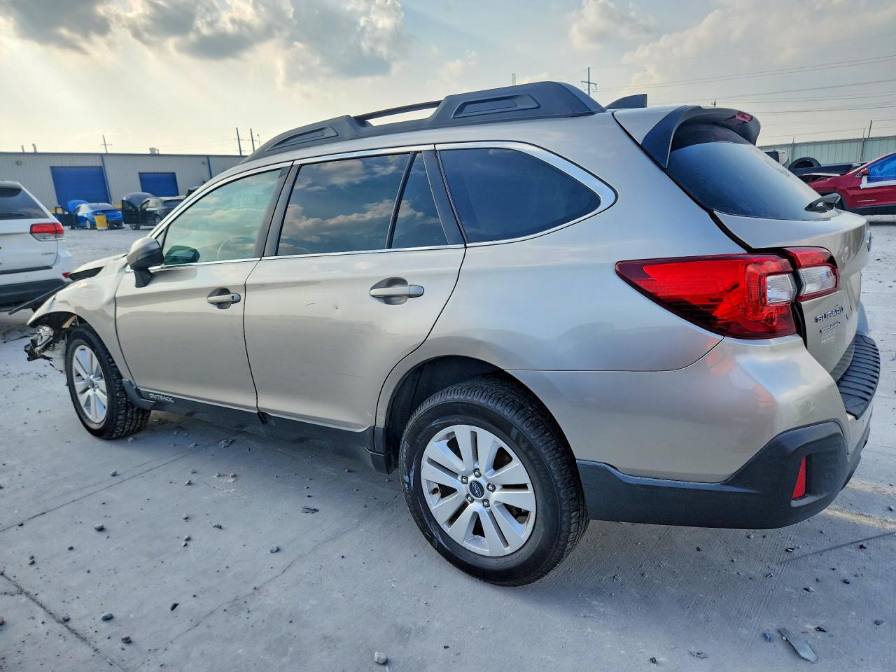 2019 SUBARU OUTBACK 2.5I PREMIUM — снимка 2