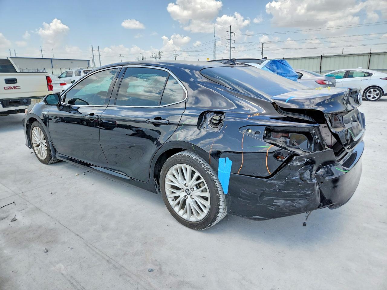 2019 TOYOTA CAMRY HYBRID XLE — снимка 2