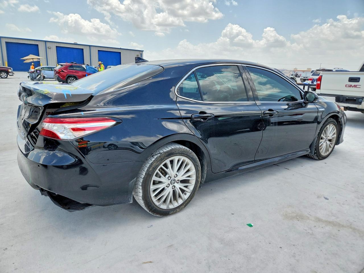 2019 TOYOTA CAMRY HYBRID XLE — снимка 3