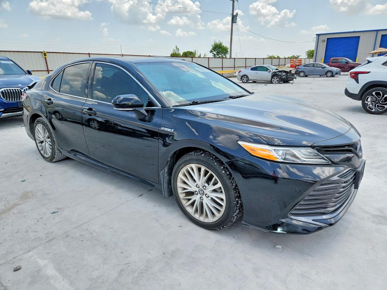 2019 TOYOTA CAMRY HYBRID XLE — снимка 4