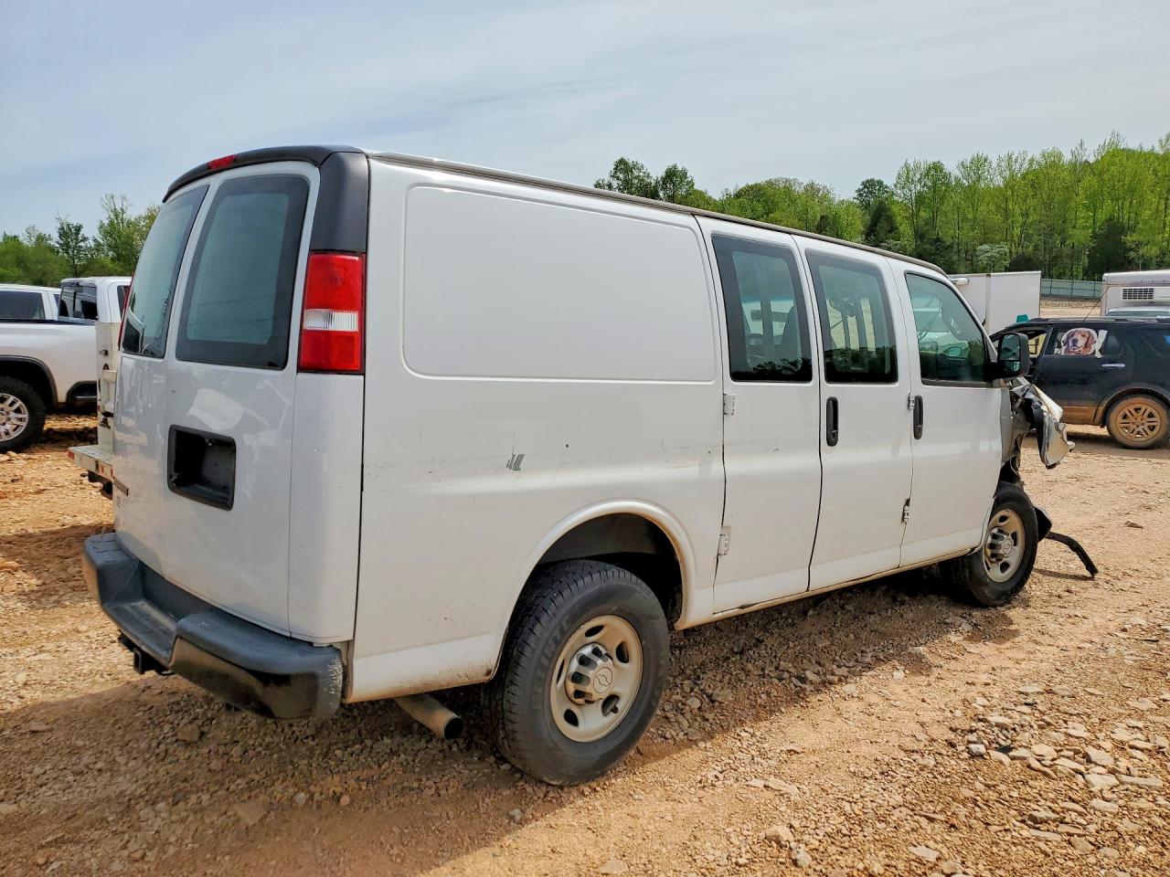 2017 CHEVROLET EXPRESS G2500 — снимка 3