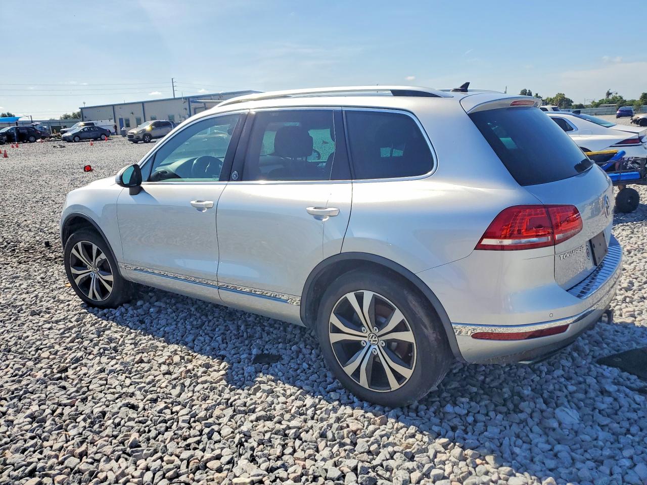 2017 VOLKSWAGEN TOUAREG WOLFSBURG — снимка 2