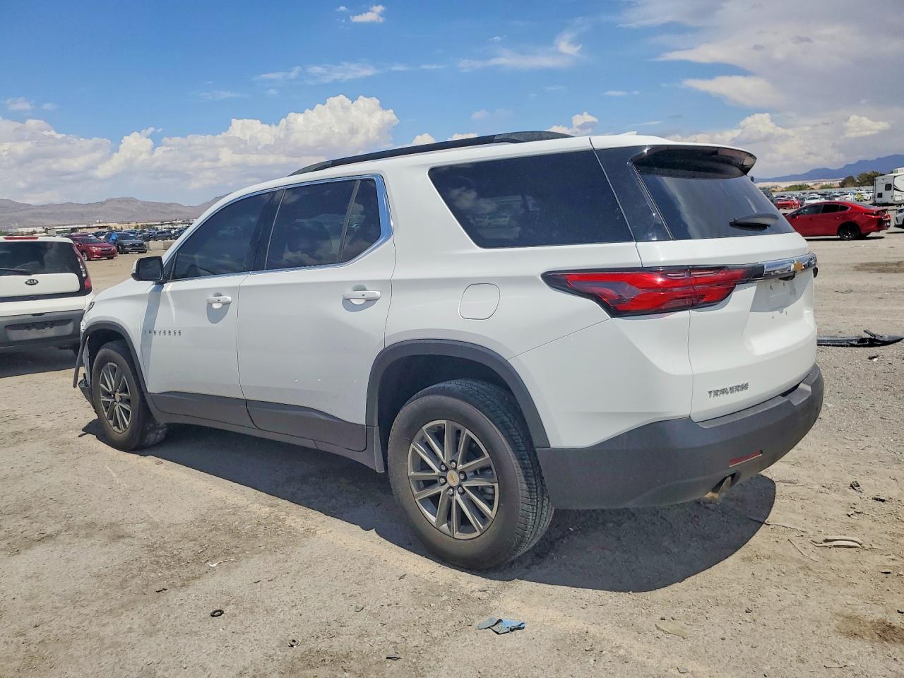 2023 CHEVROLET TRAVERSE LT — снимка 2
