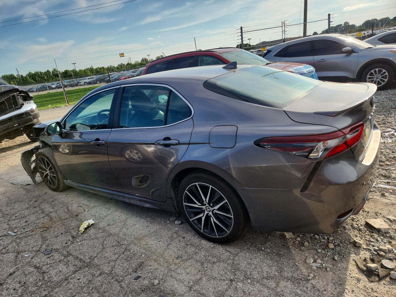 2021 TOYOTA CAMRY SE — снимка 2