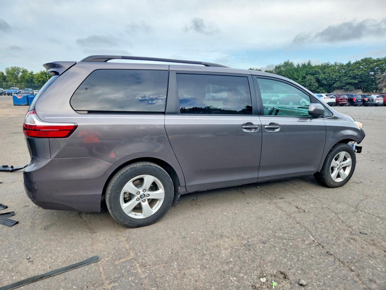 2018 TOYOTA SIENNA LE — снимка 3