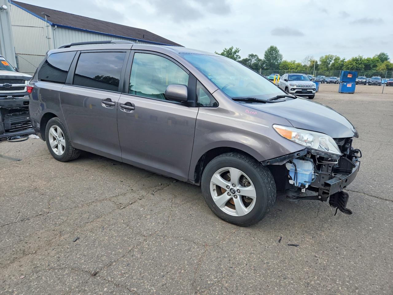 2018 TOYOTA SIENNA LE — снимка 4