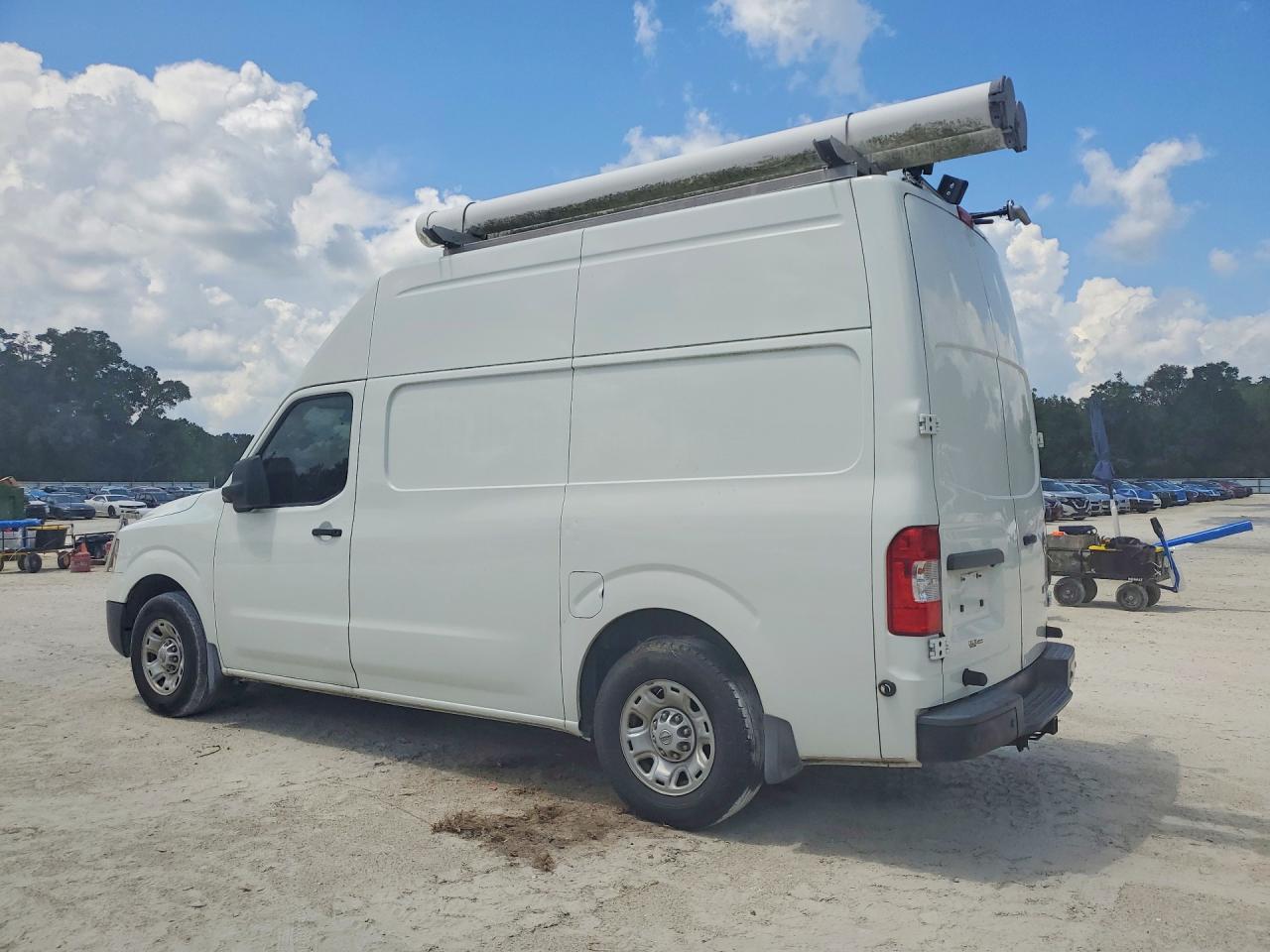 2020 NISSAN NV 2500 HD SV — снимка 2