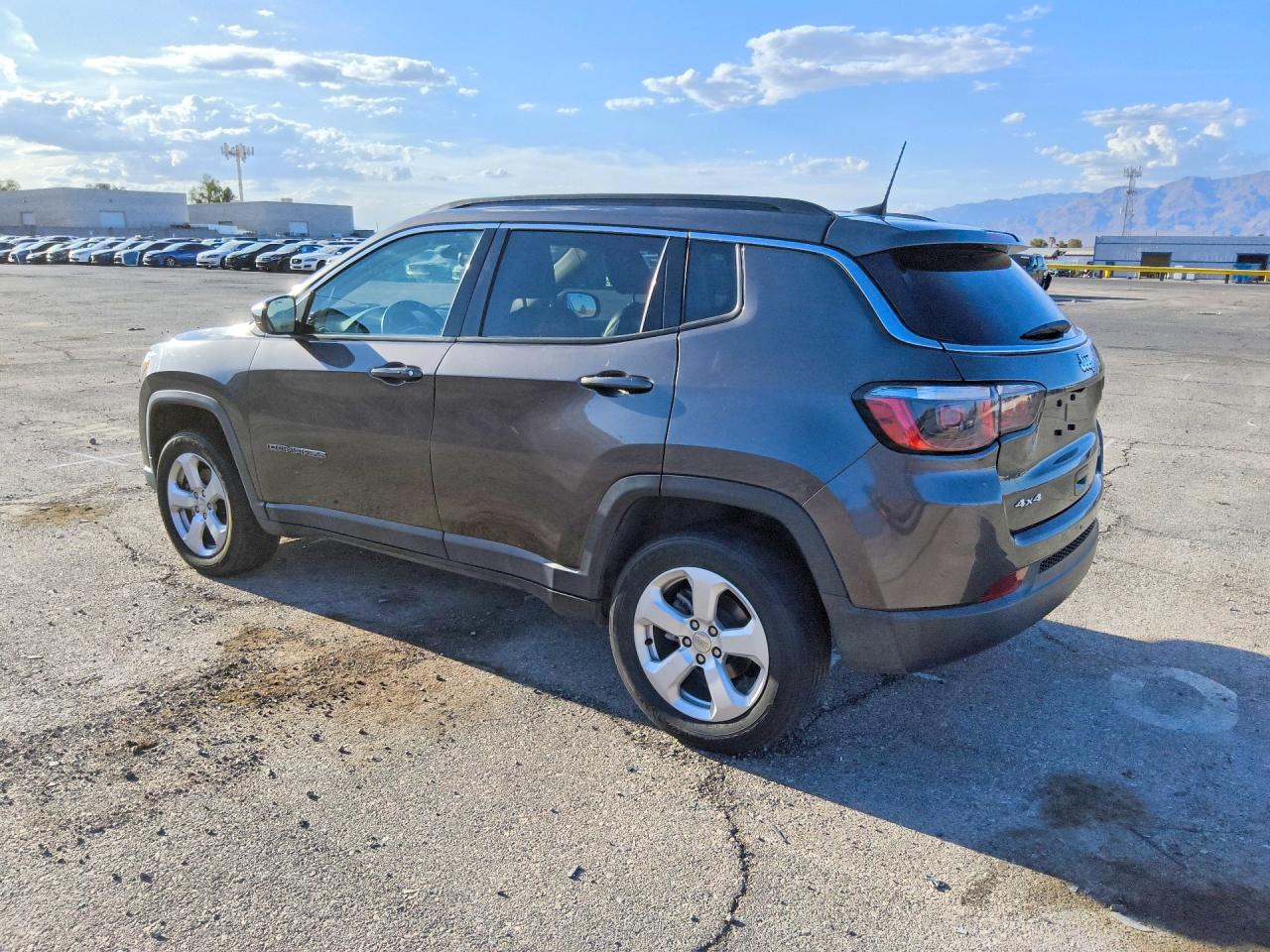 2020 JEEP COMPASS LATITUDE — photo 2