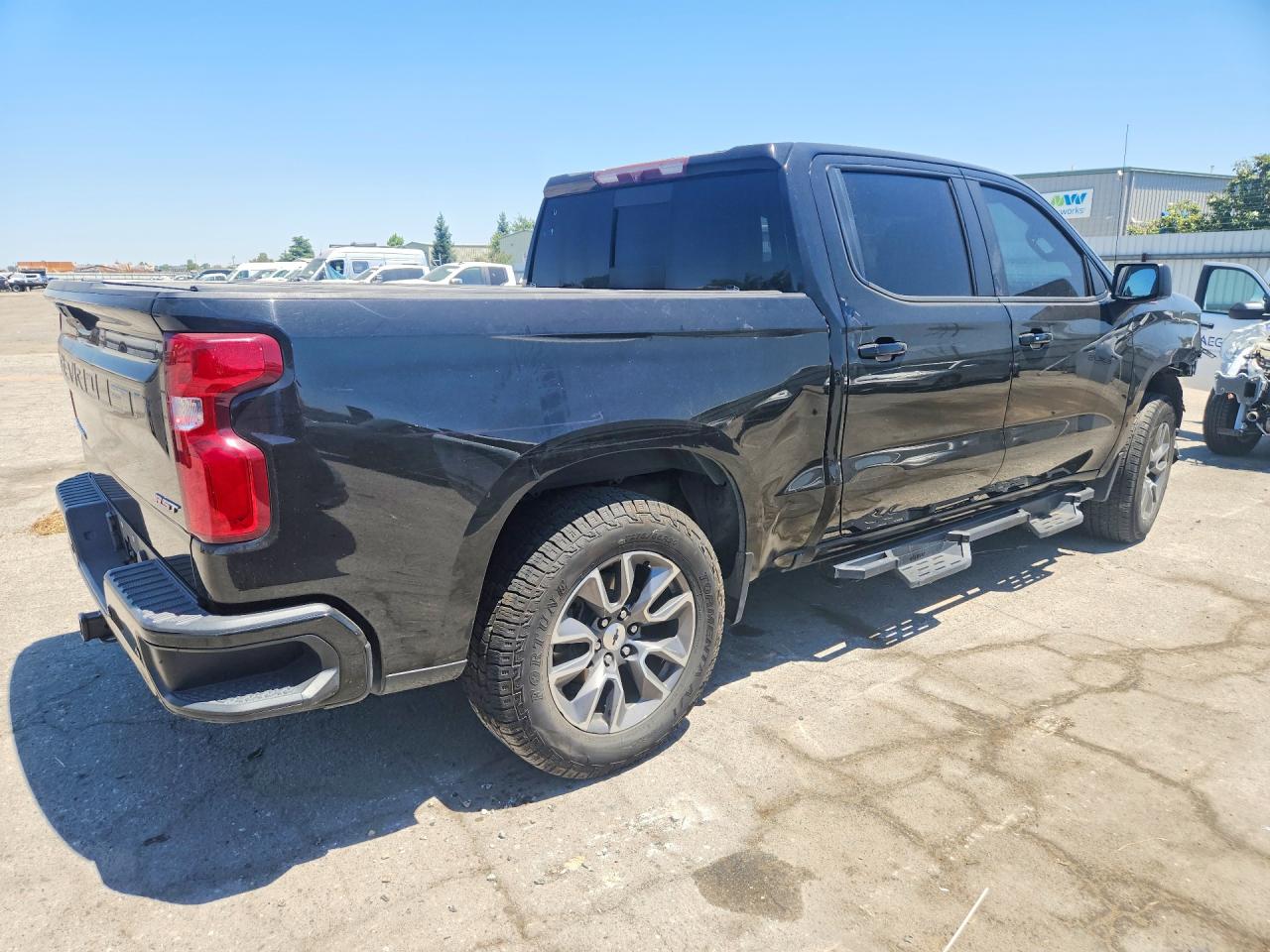 2020 CHEVROLET SILVERADO K1500 RST — снимка 3