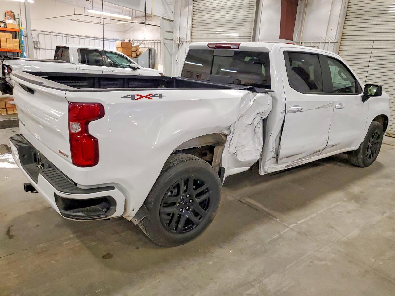 2024 CHEVROLET SILVERADO K1500 RST — снимка 3