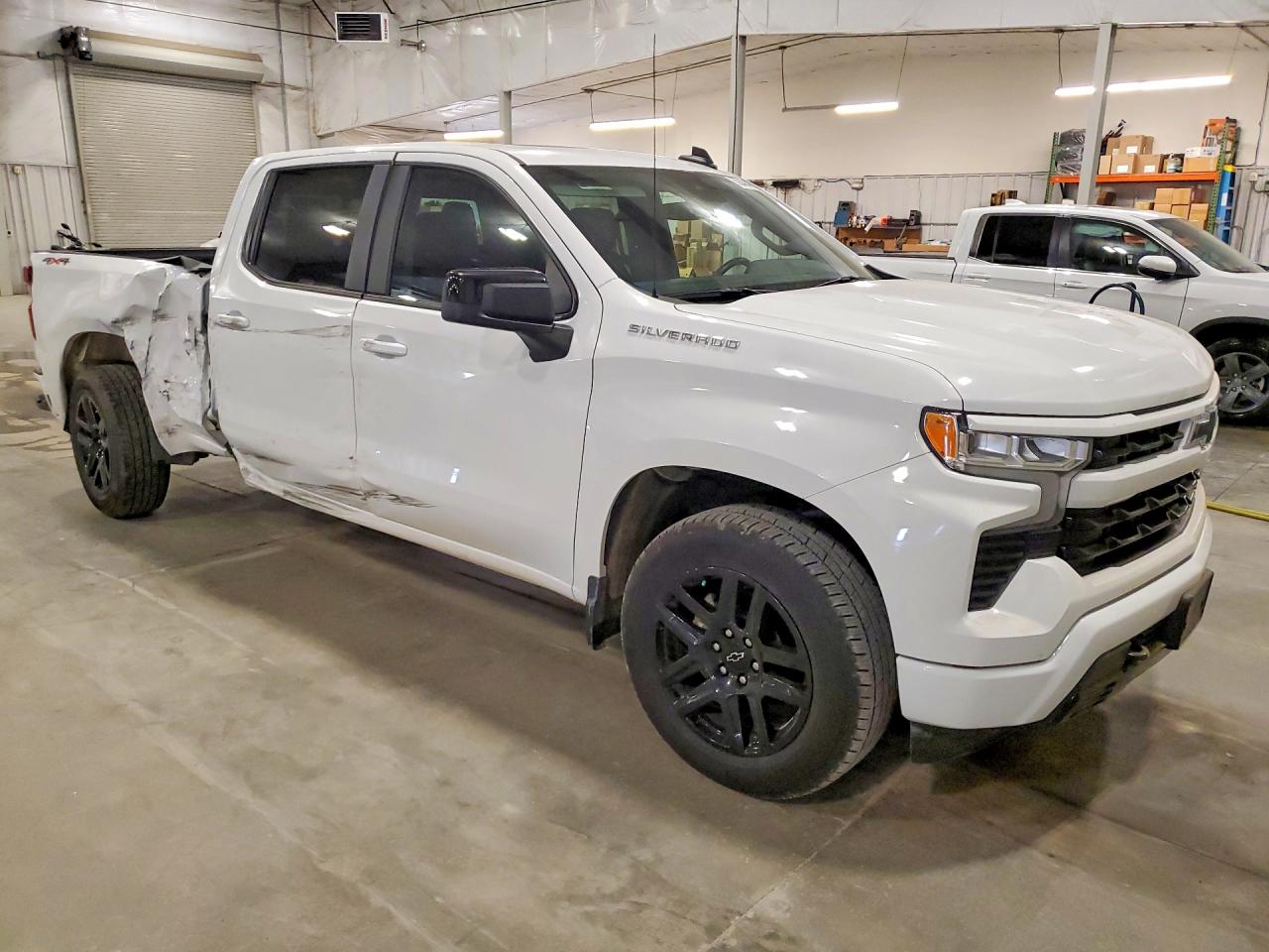 2024 CHEVROLET SILVERADO K1500 RST — снимка 4