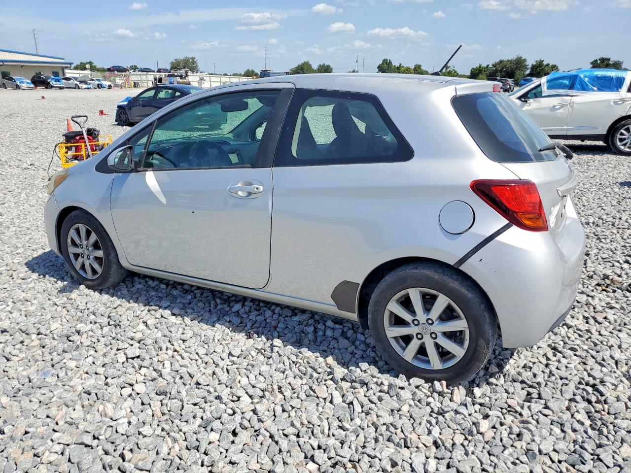 2015 TOYOTA YARIS 3-DOOR LE — снимка 2