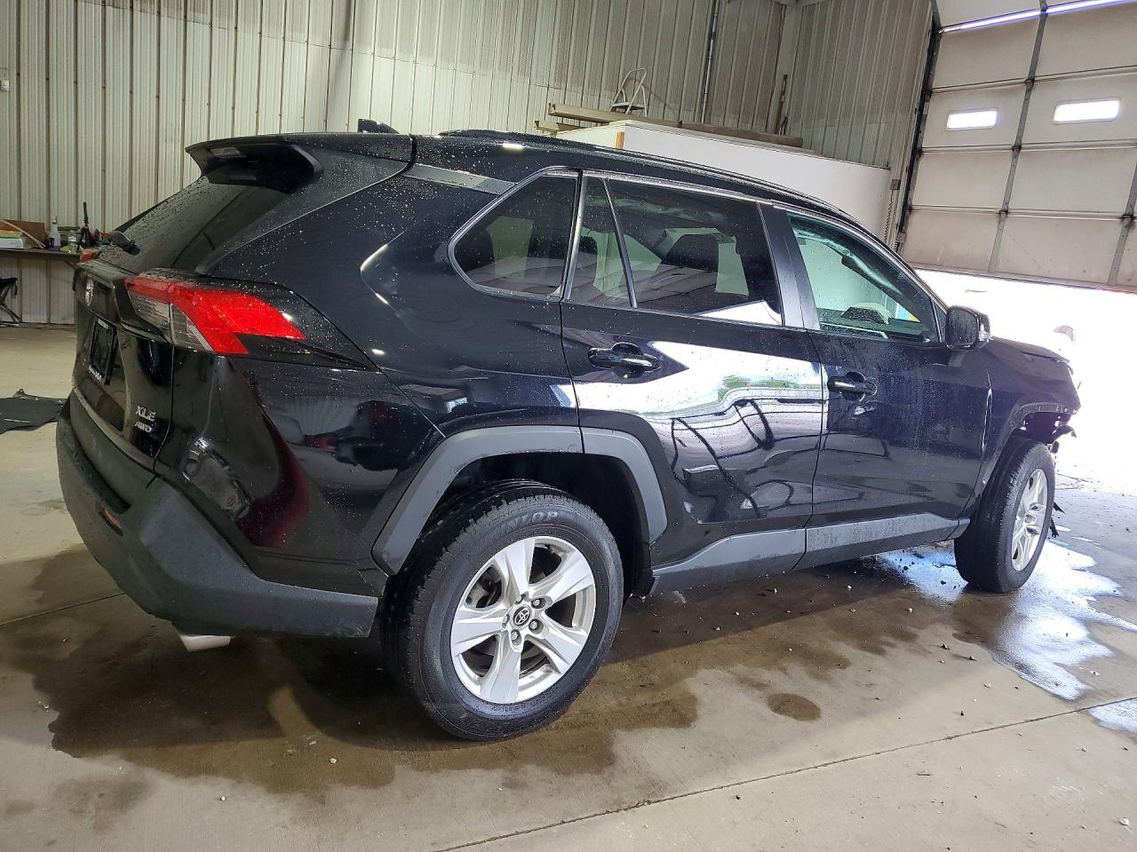 2021 TOYOTA RAV4 XLE — снимка 3
