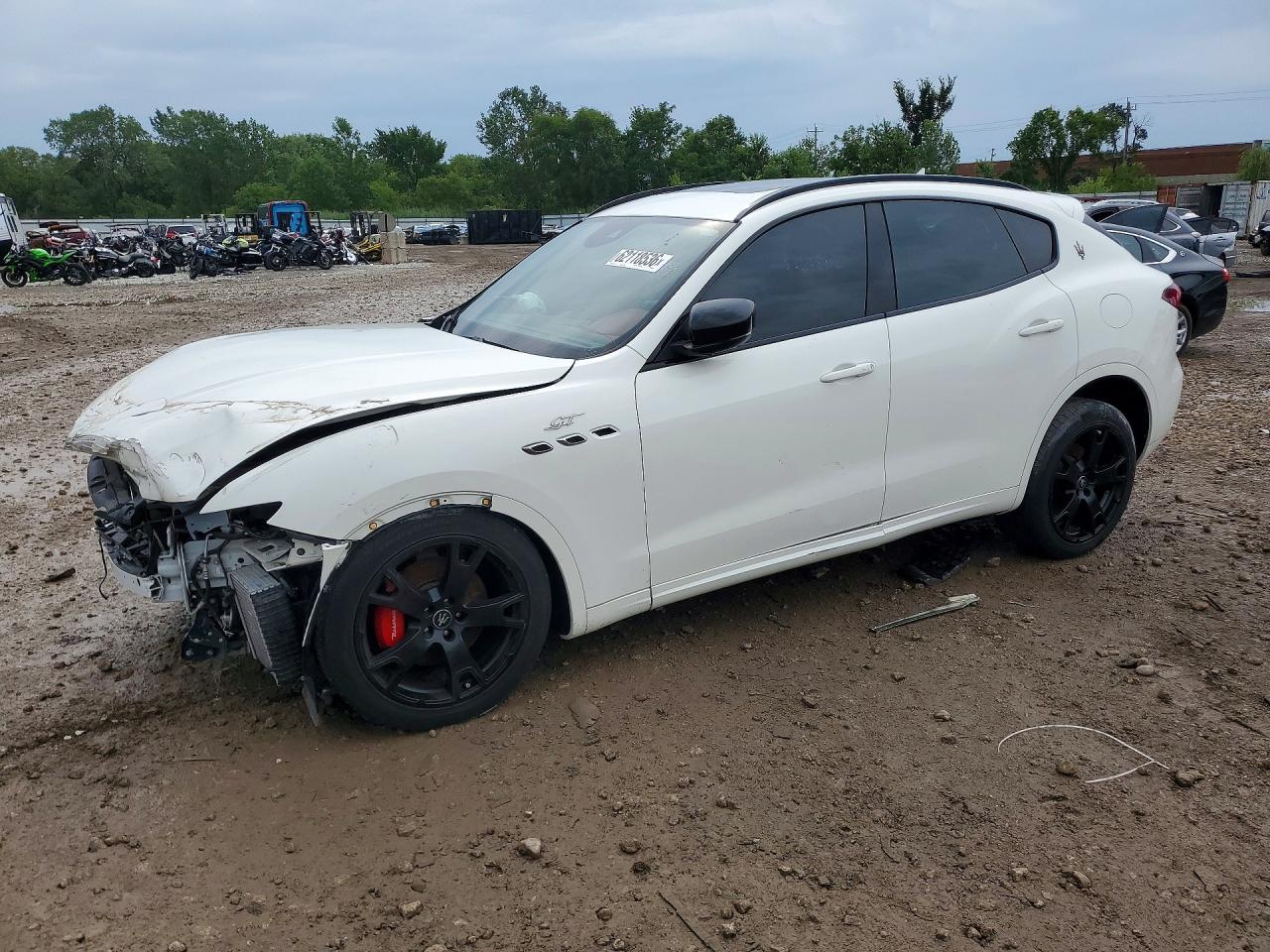 2022 MASERATI LEVANTE BASE
