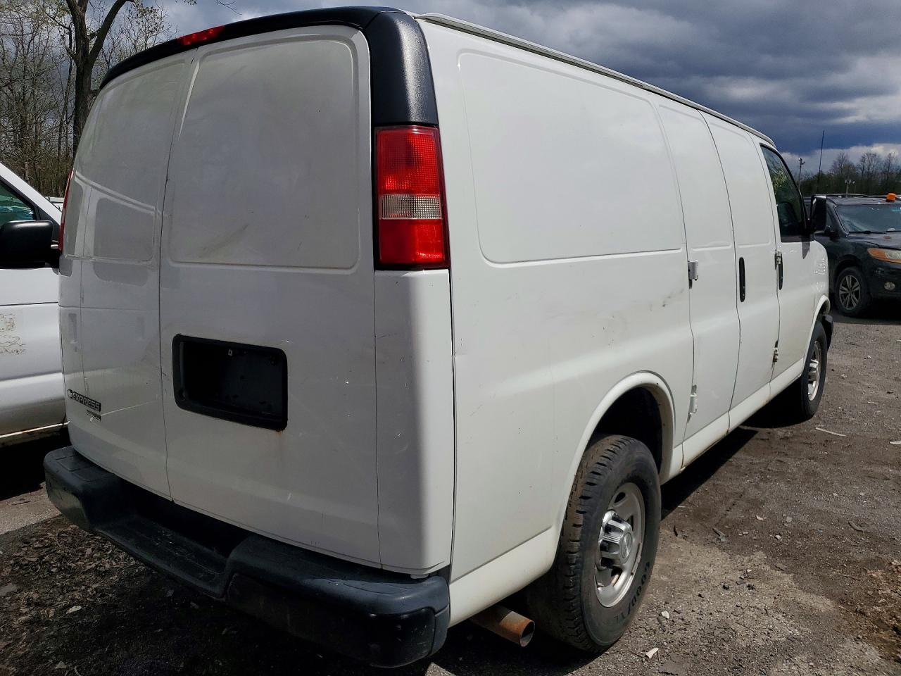 2016 CHEVROLET EXPRESS G2500 — снимка 3