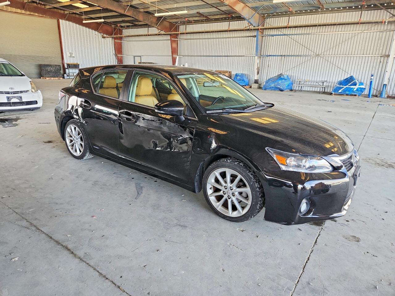 2013 LEXUS CT 200 — снимка 4
