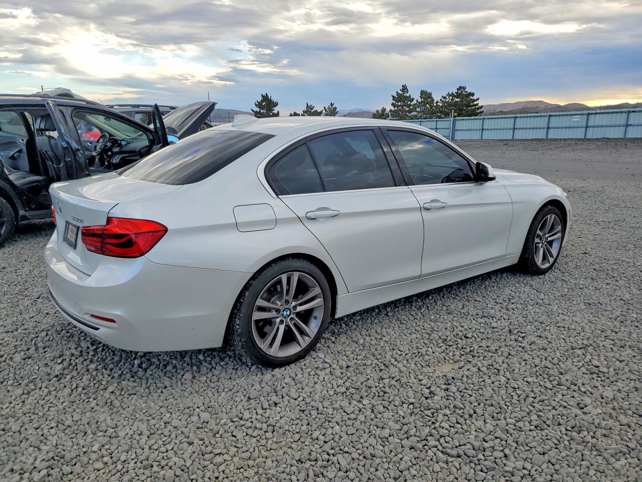 2018 BMW 330 I — снимка 3