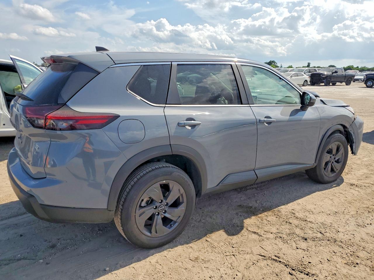 2026 NISSAN ROGUE SV — снимка 3