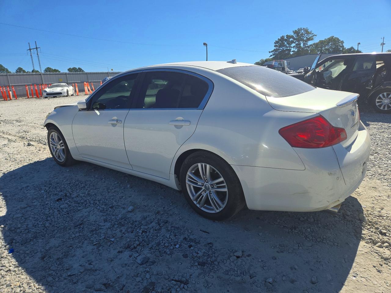 2013 INFINITI G37 — photo 2