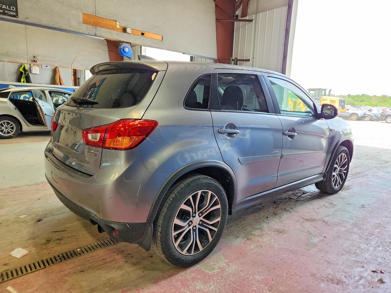 2017 MITSUBISHI OUTLANDER SPORT ES — снимка 3