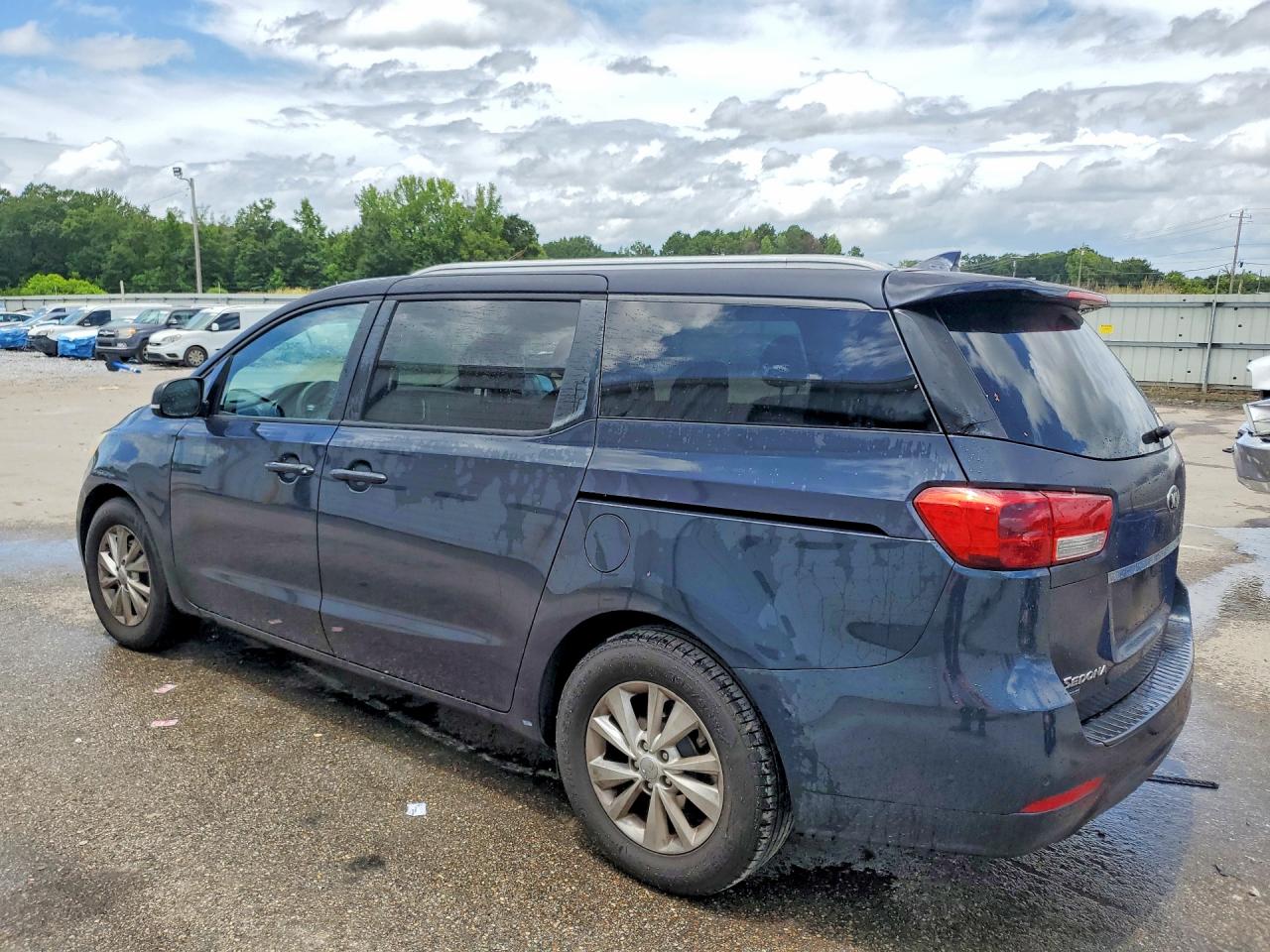 2015 KIA SEDONA LX — снимка 2