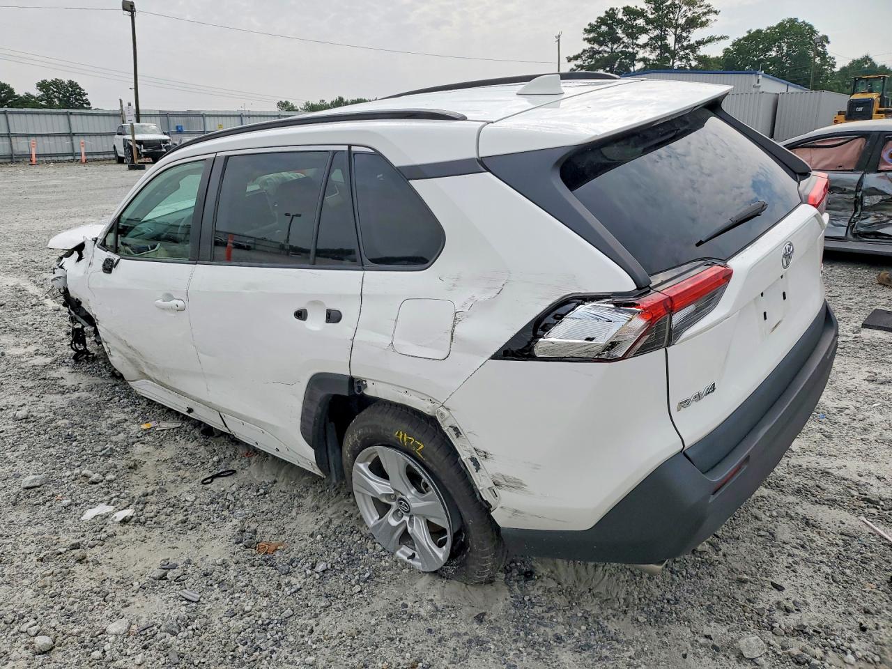 2021 TOYOTA RAV4 XLE — снимка 2
