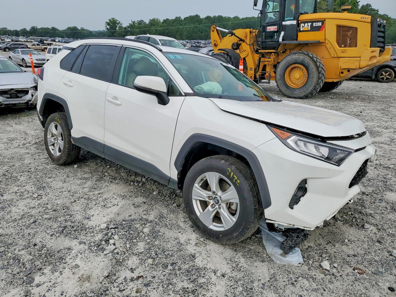 2021 TOYOTA RAV4 XLE — снимка 4