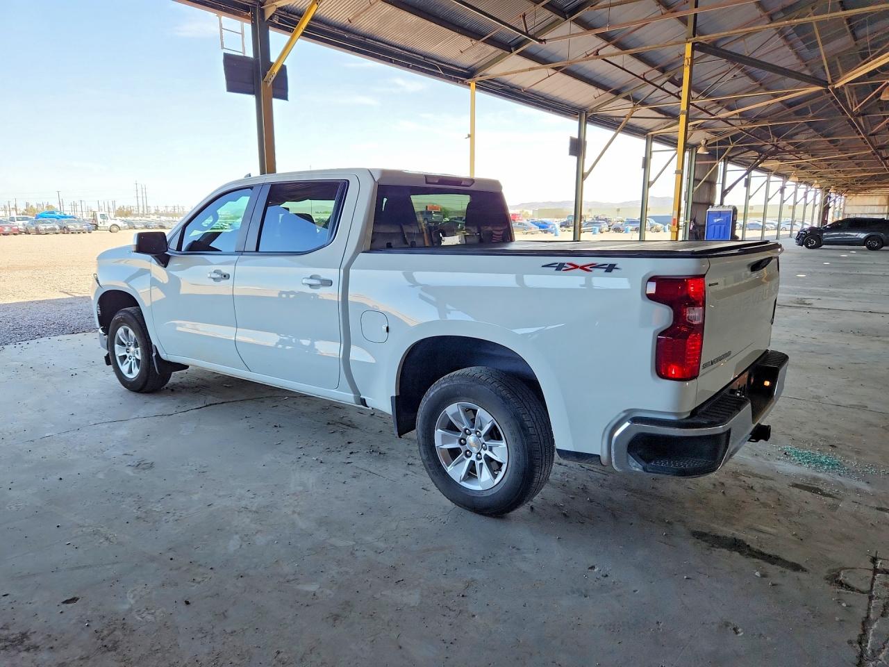 2025 CHEVROLET SILVERADO K1500 LT — снимка 2