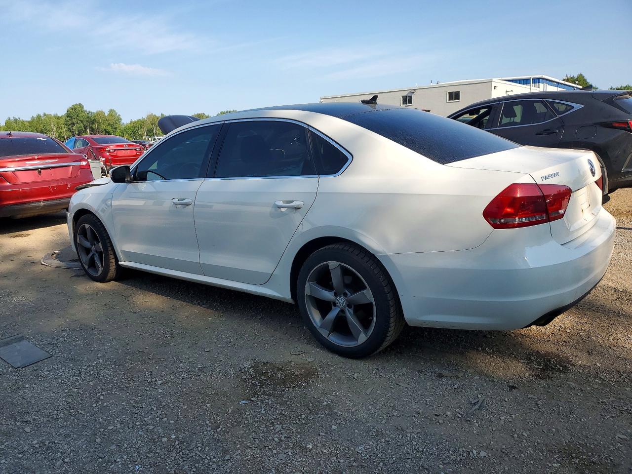 2015 VOLKSWAGEN PASSAT S — снимка 2