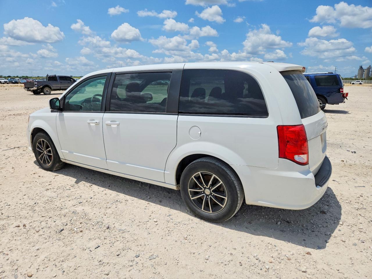 2018 DODGE GRAND CARAVAN SE — снимка 2