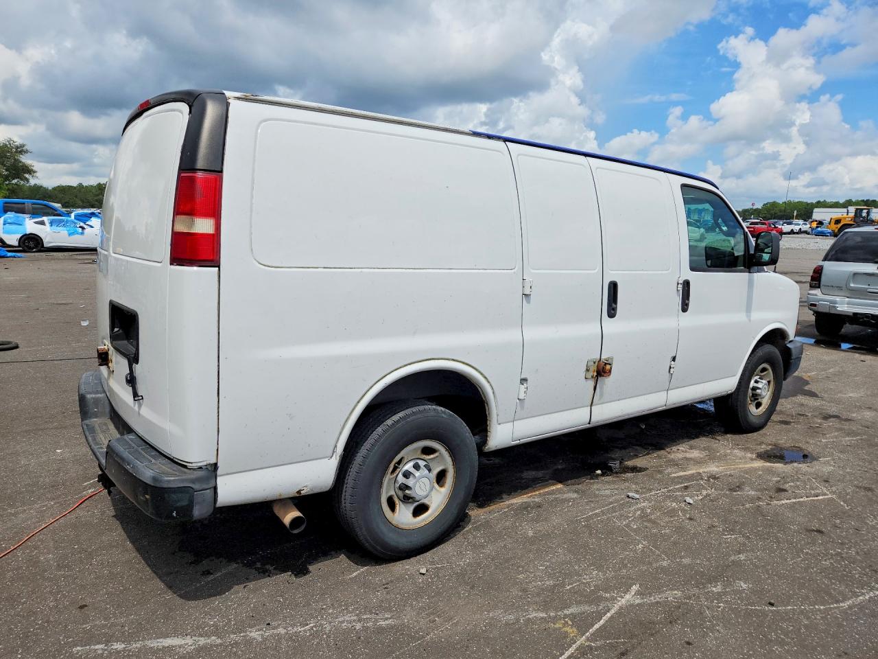 2016 CHEVROLET EXPRESS G2500 — снимка 3