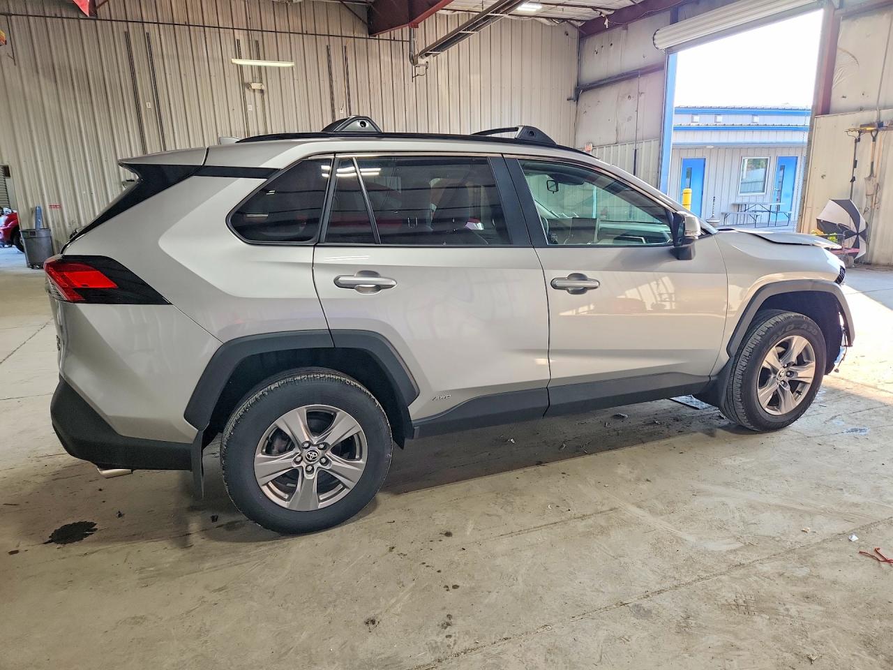 2025 TOYOTA RAV4 HYBRID XLE — снимка 3