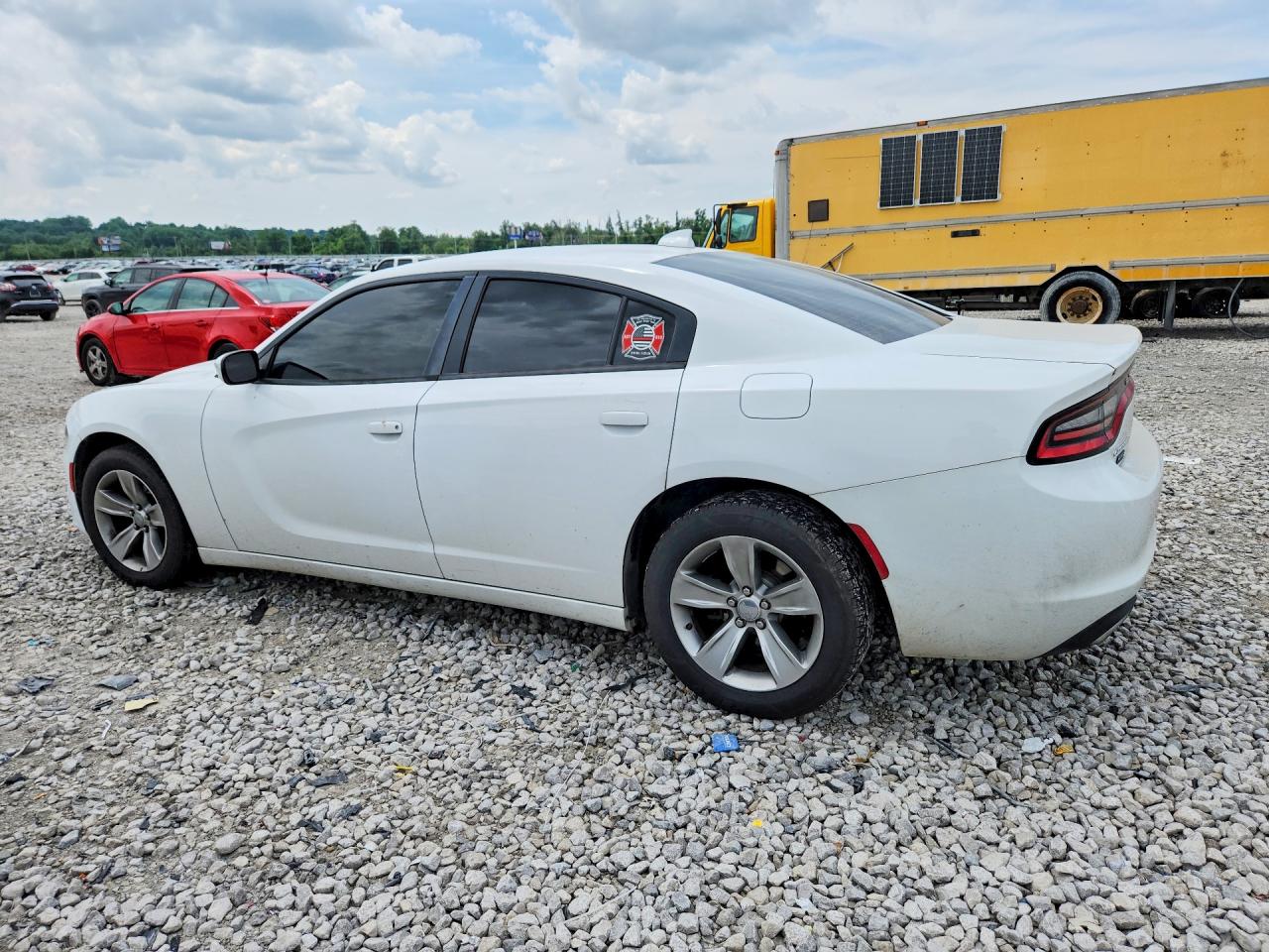 2016 DODGE CHARGER SXT — снимка 2