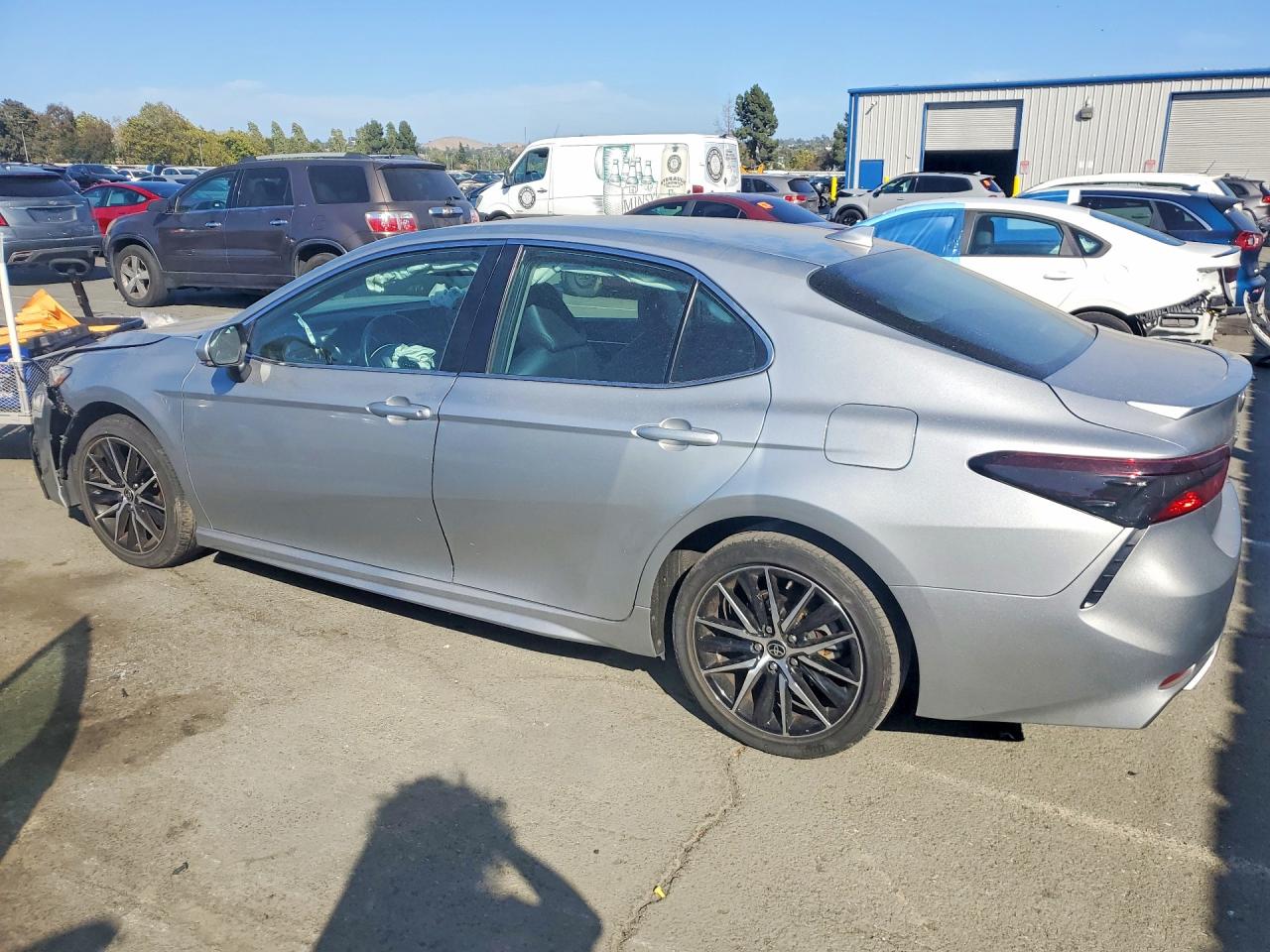 2022 TOYOTA CAMRY SE — снимка 2