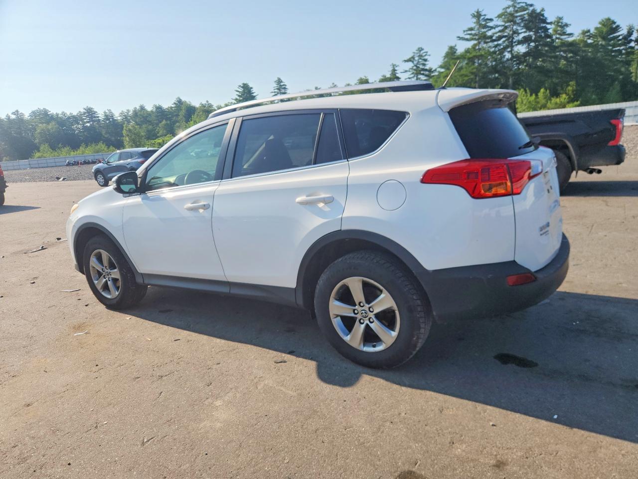 2015 TOYOTA RAV4 XLE — снимка 2
