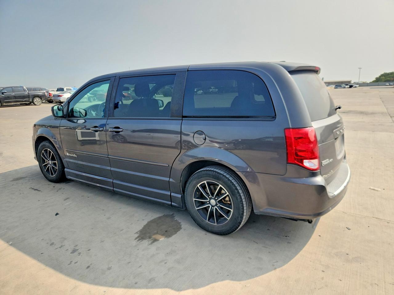 2015 DODGE GRAND CARAVAN R/T — снимка 2