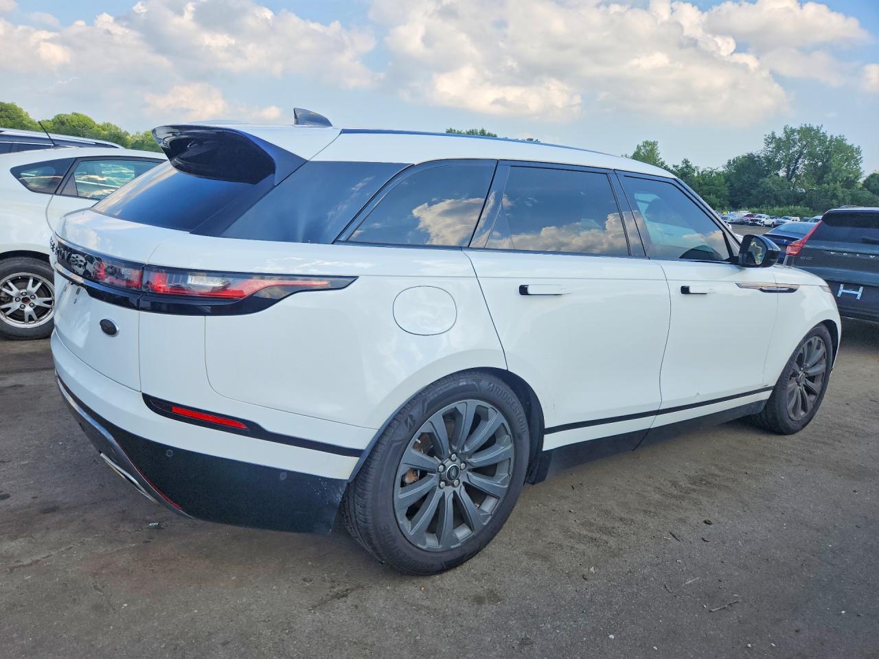 2018 LAND ROVER RANGE ROVER VELAR R-DYNAMIC SE — снимка 3