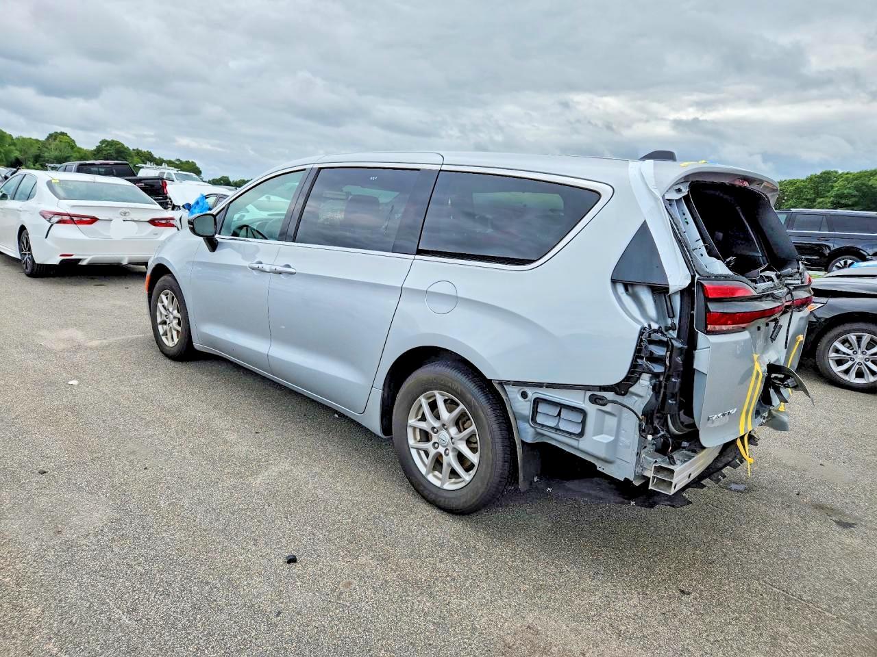 2026 CHRYSLER PACIFICA SELECT — снимка 2