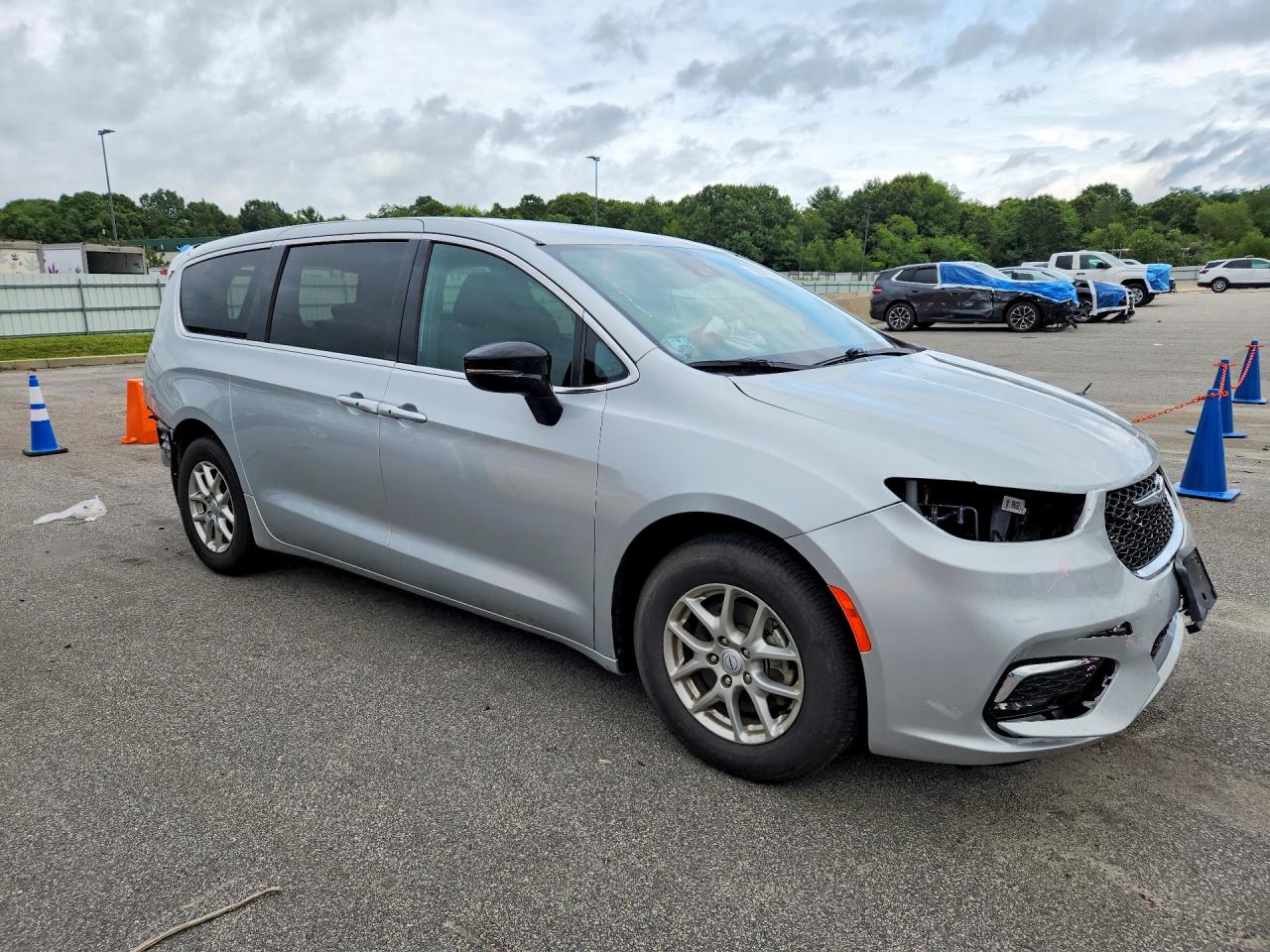 2026 CHRYSLER PACIFICA SELECT — снимка 4