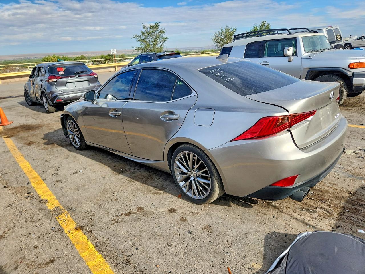 2017 LEXUS IS 200T — снимка 2