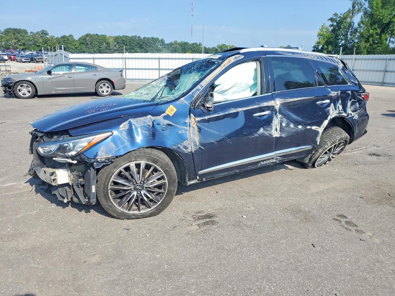 2016 INFINITI QX60 BASE