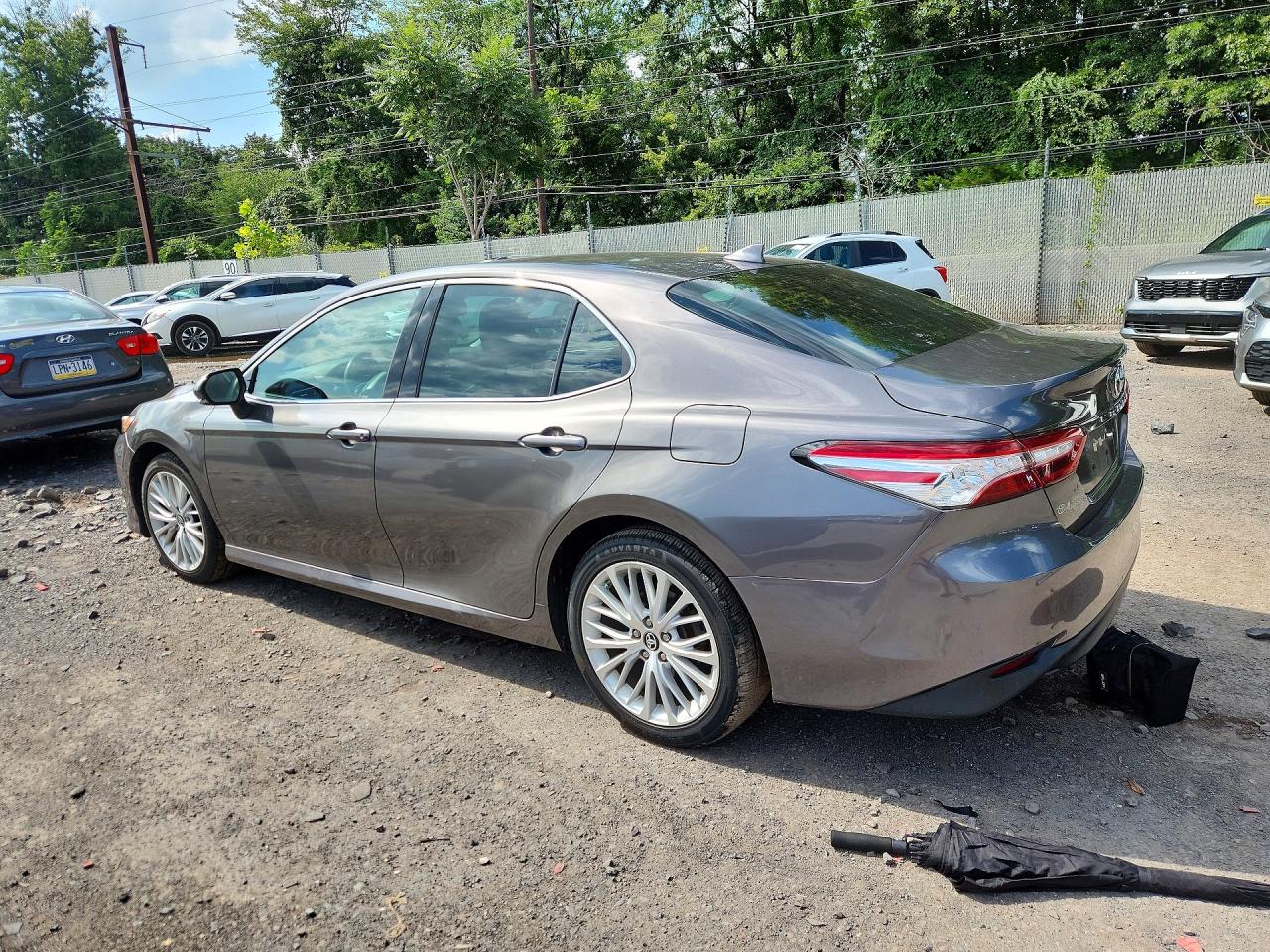 2019 TOYOTA CAMRY XLE — снимка 2