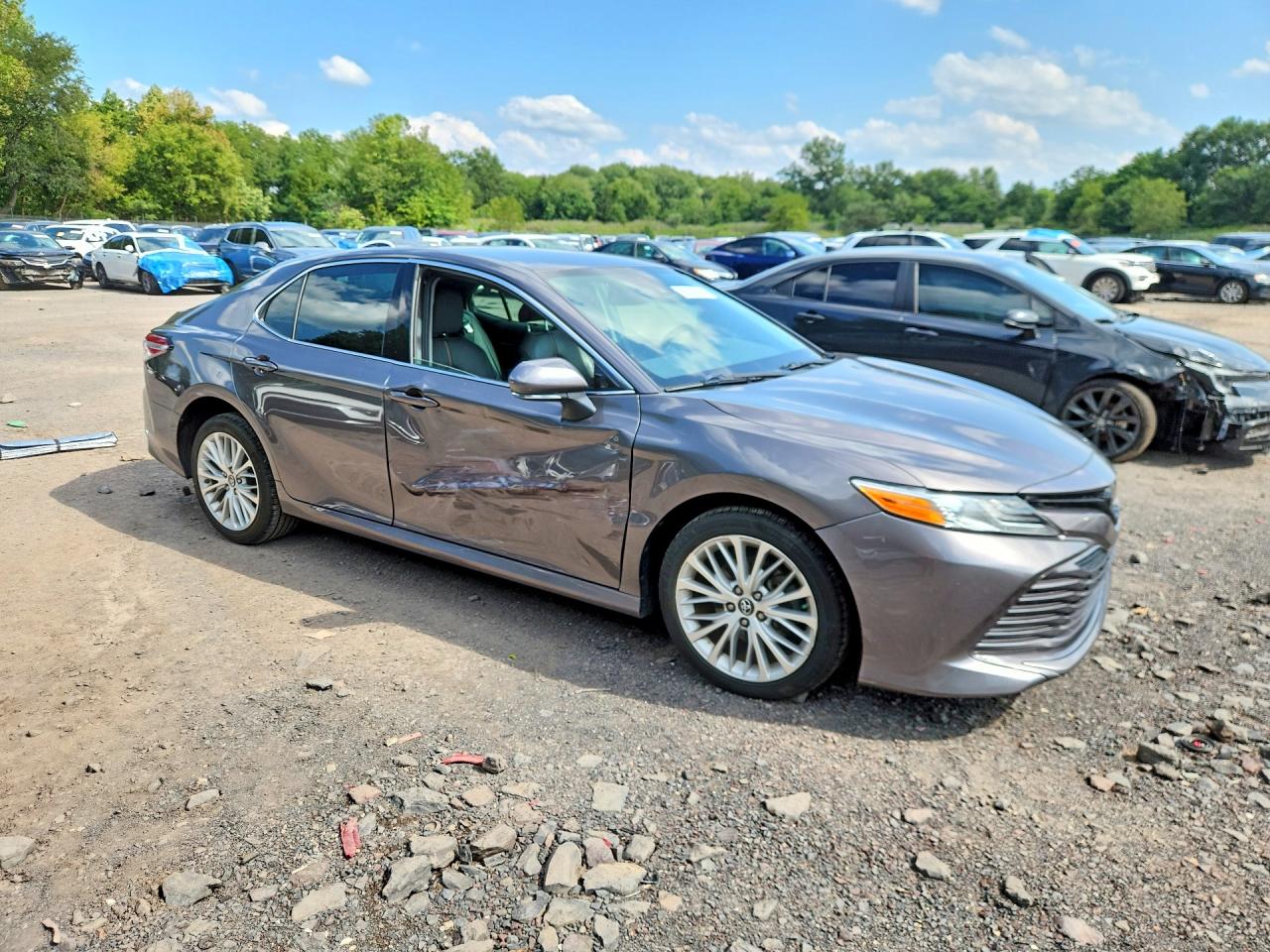2019 TOYOTA CAMRY XLE — снимка 5
