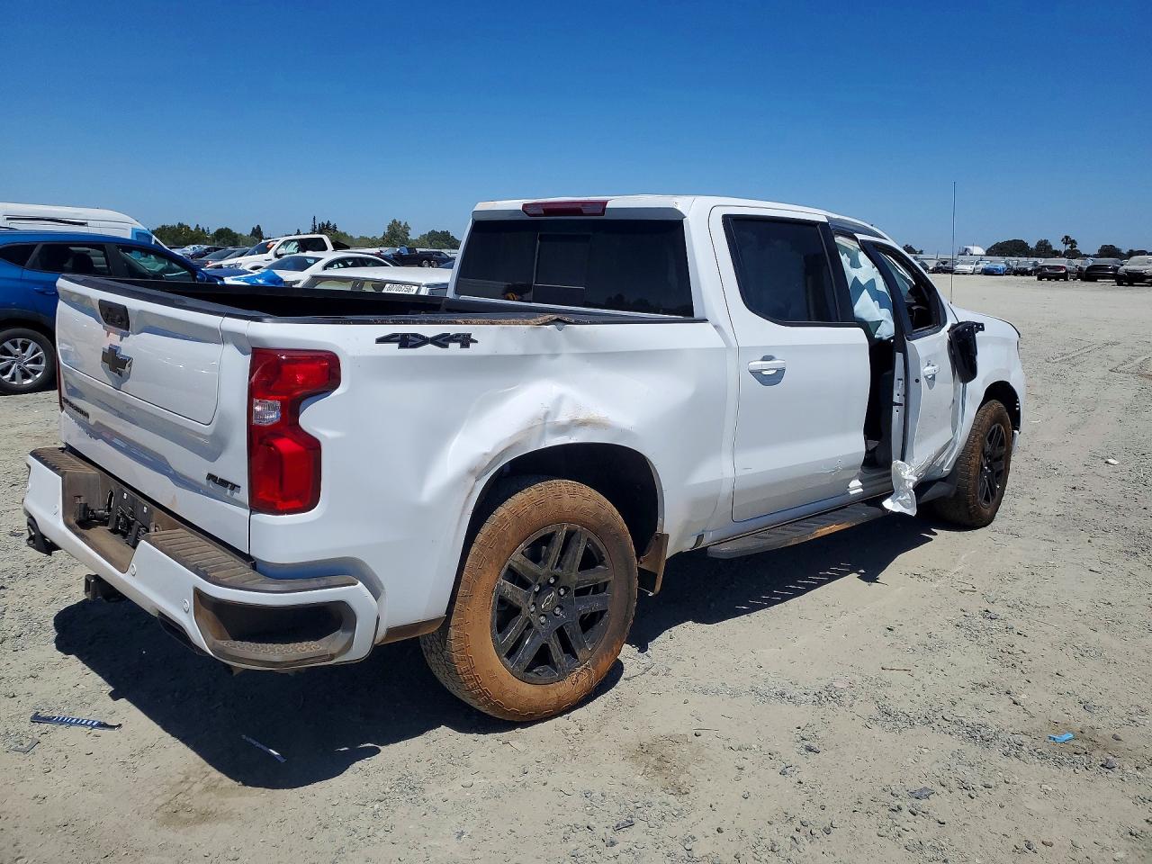 2025 CHEVROLET SILVERADO K1500 RST — снимка 3