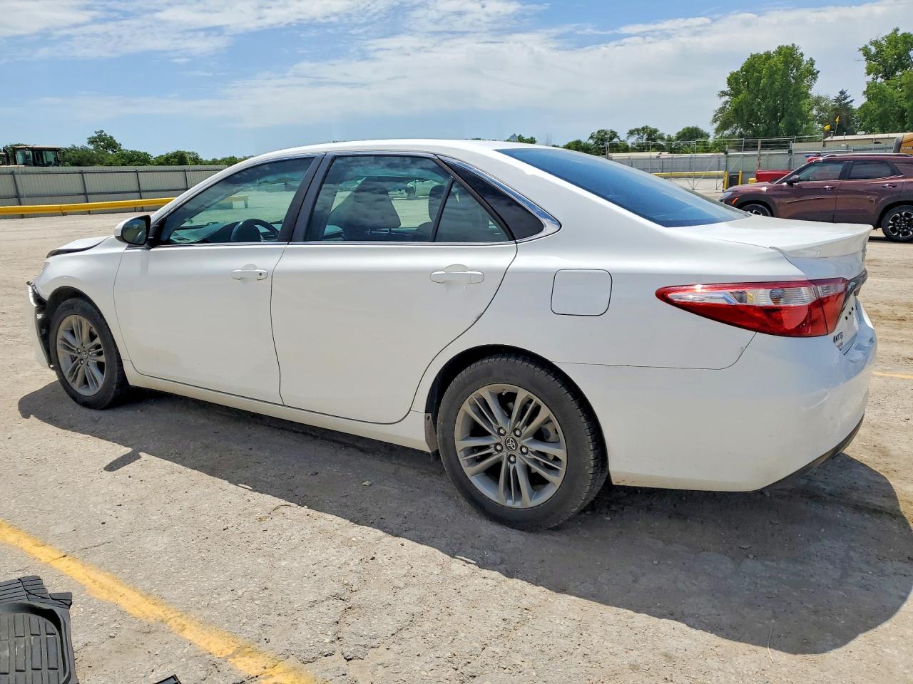 2017 TOYOTA CAMRY SE — снимка 2